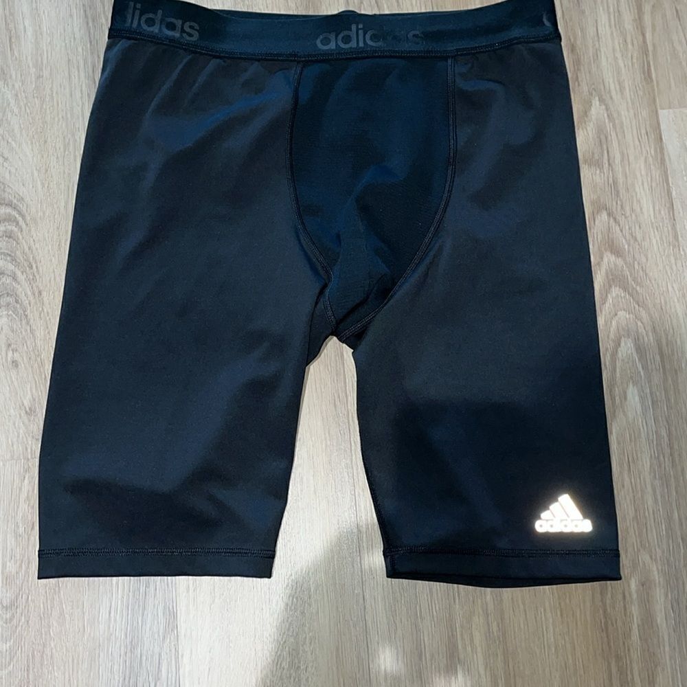 Lightly worn Black stretch Adidas basketball stretch compression shorts-XLT yoga